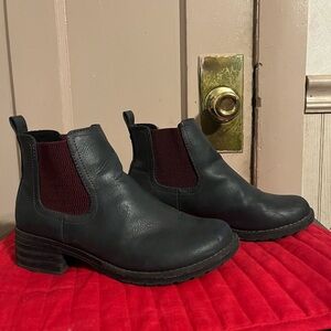 Eastland Navy Jasmine Ankle Boots with Burgundy Elastic Panels